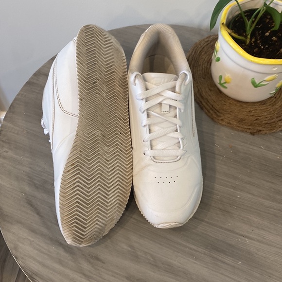 LADIES FILA WHITE RUNNERS - Picture 7 of 9